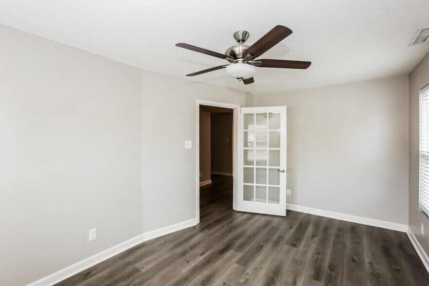 Building Photo - 6464 Matlea Ct