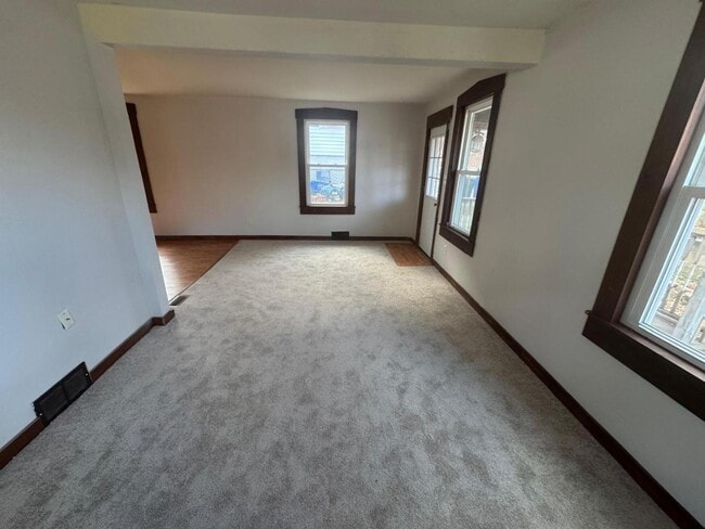 Building Photo - 309 S Lowell Ave