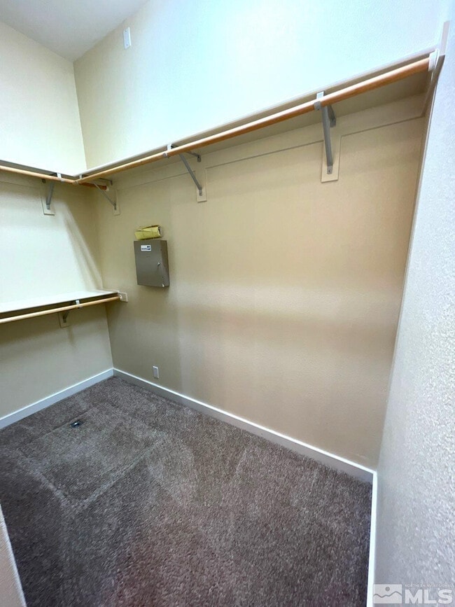 Building Photo - 5555 Sawgrass Ln