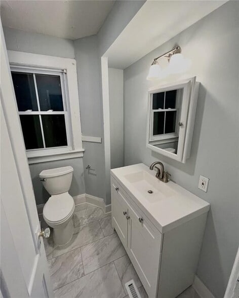 Building Photo - 9 Summer St