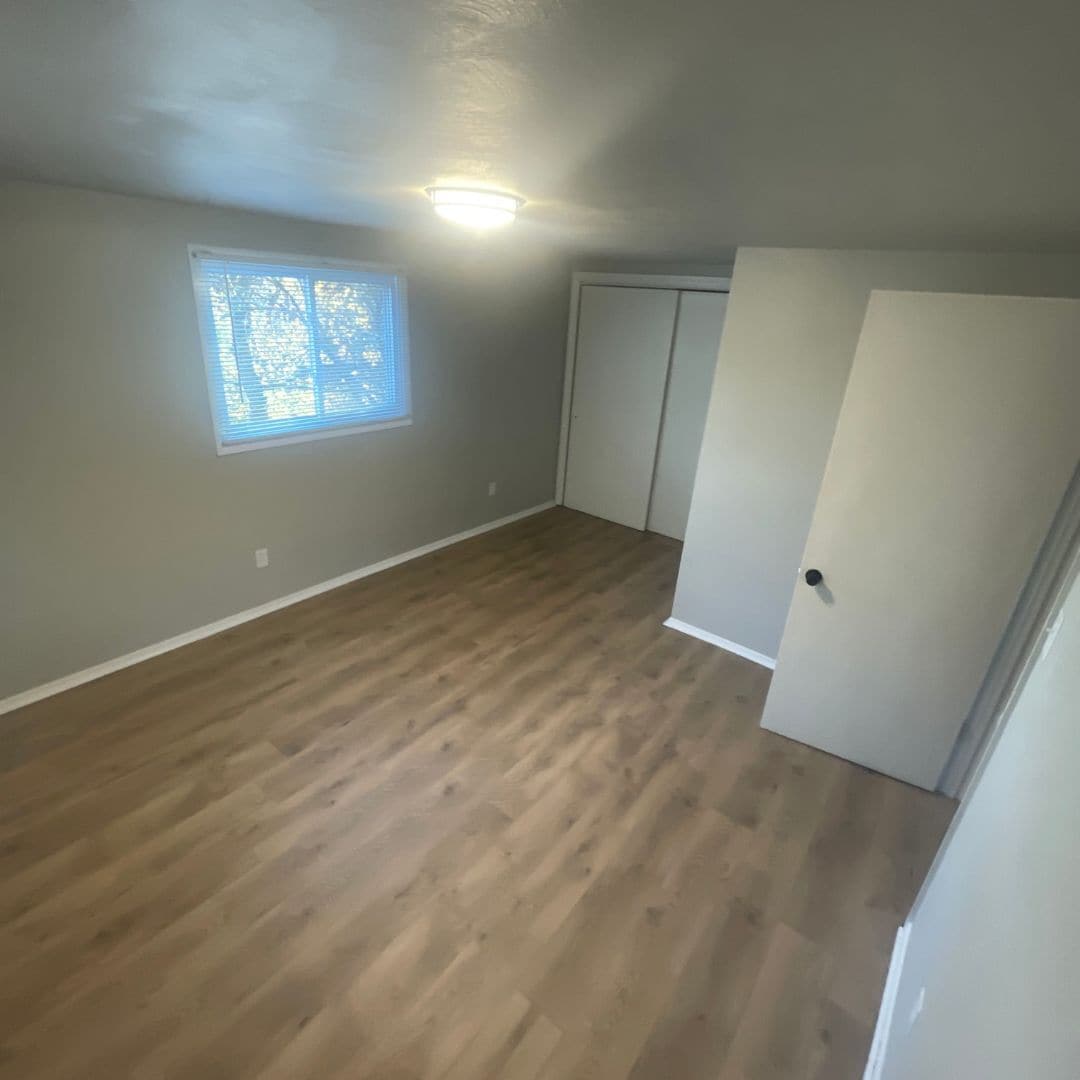 Building Photo - 243 James St