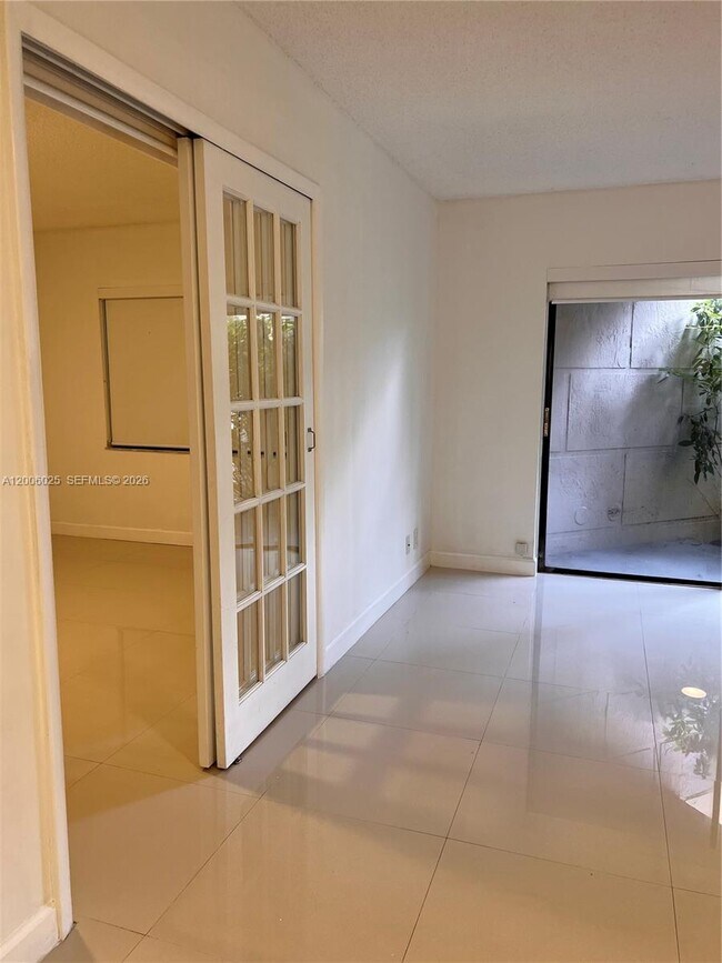 Building Photo - 8290 Lake Dr