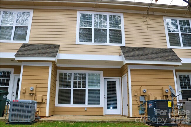 Building Photo - 15232 Coventry Ct Ln