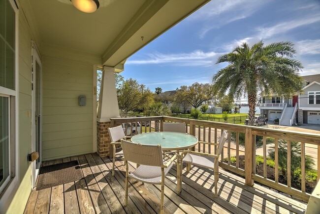 Building Photo - 1618 Bayou Shore Dr