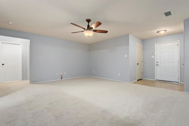 Building Photo - 1614 Wooded Acres Dr