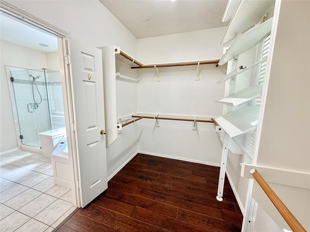 Building Photo - 5828 Southmoor Ln