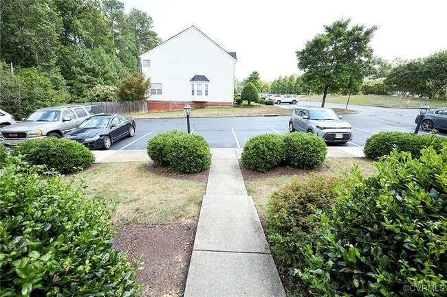 Building Photo - 444 Kingscote Ln