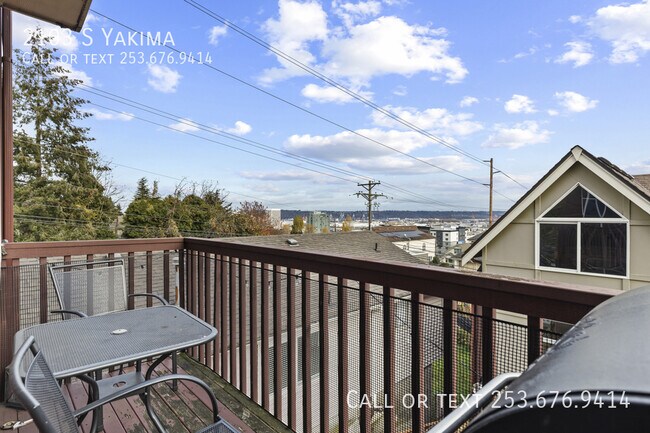 Building Photo - 2103 S Yakima-