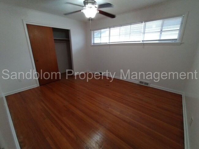 Building Photo - FOR LEASE | Mid-town Tulsa | 2 Bed, 1 Bath...