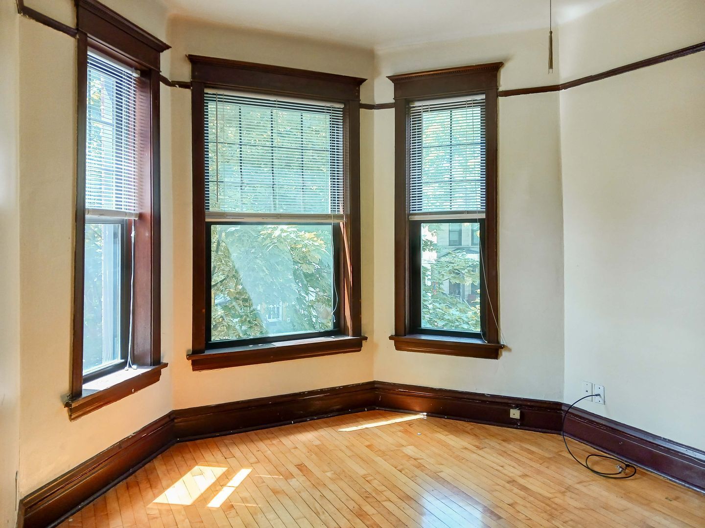 Building Photo - 3637 N Paulina St