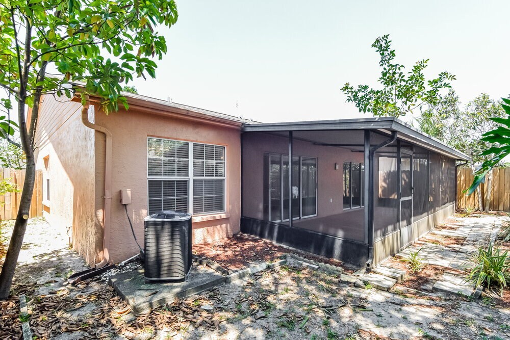 Building Photo - 10148 Cedar Dune Dr