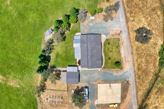 Building Photo - Escape to the Country – Beautiful 3 Bed, 2...