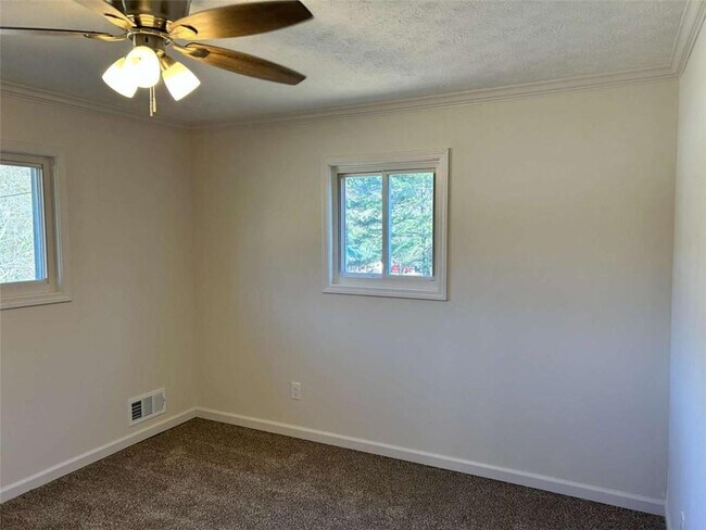 Building Photo - 4642 Elmherst Dr