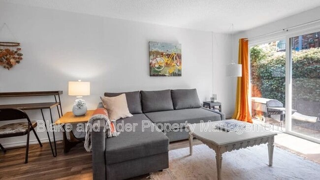 Building Photo - 5934 SW 30th Ave