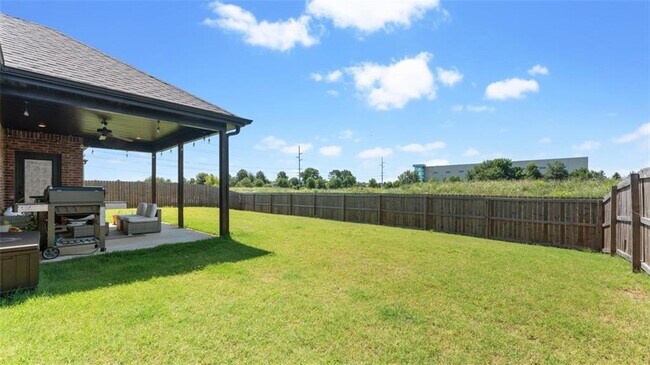 Building Photo - 4103 SW Wheatgrass Blvd