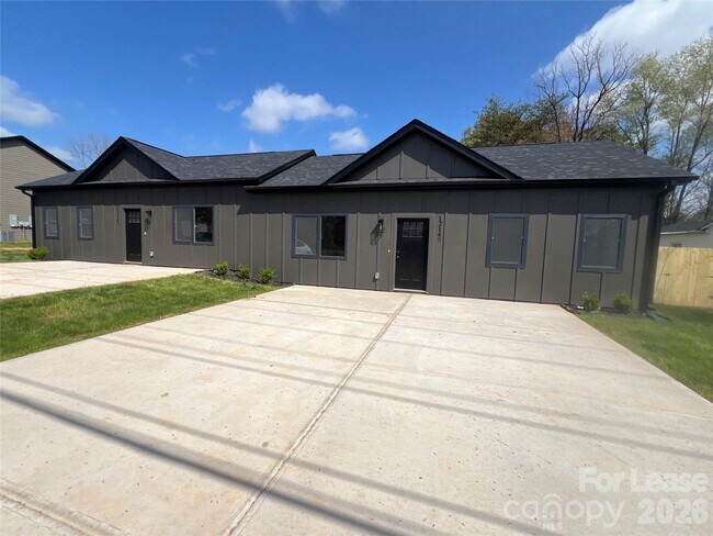 Building Photo - 1214 Pearl St