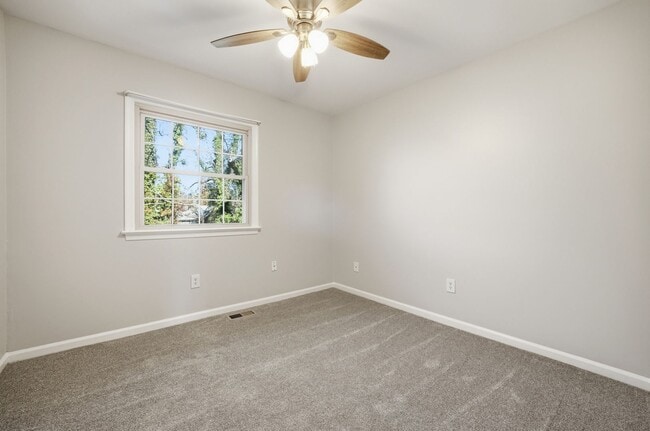 Building Photo - 2 Charles Parish Dr