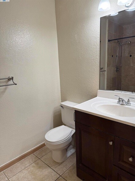Building Photo - 7765 Canyon Meadows Cir