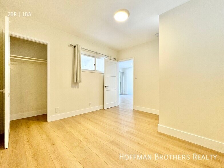 Building Photo - 356 Rexford Dr