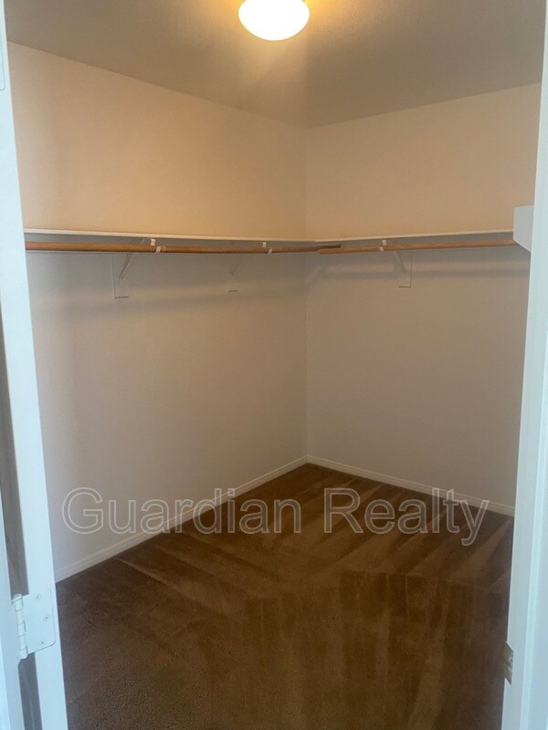 Building Photo - 780 Wigan Pier Dr