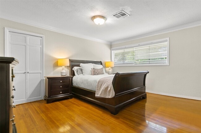 Building Photo - 3641 Deal St