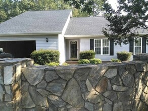 Building Photo - Ranch Home on Corner Lot with No HOA!