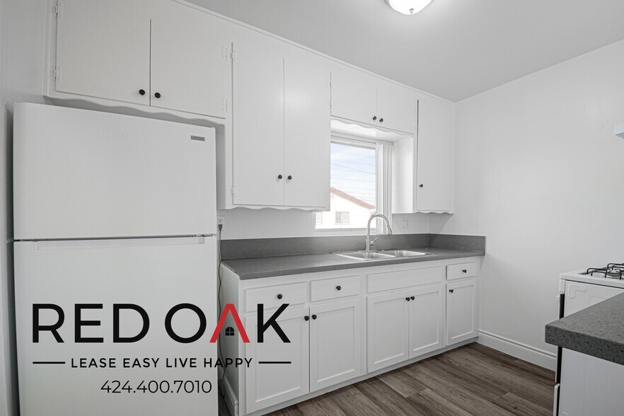 Building Photo - 115 W Market St