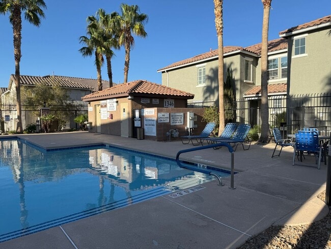 Building Photo - Cute Two Story Gated Townhome In Trilogy!
