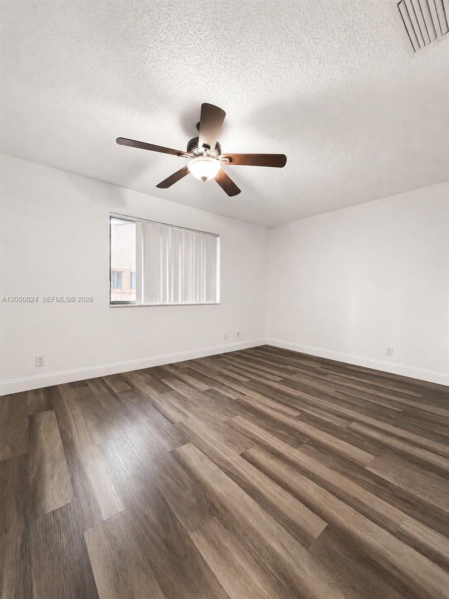 Building Photo - 139 Sparrow Dr