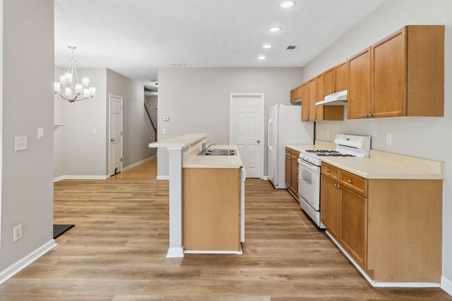 Building Photo - 2/2.5 Townhome in Great Flowery Branch loc...