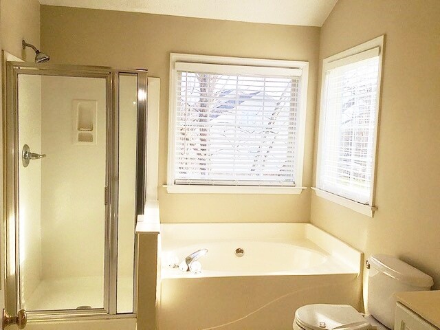 Building Photo - 4304 Southern Oak Dr