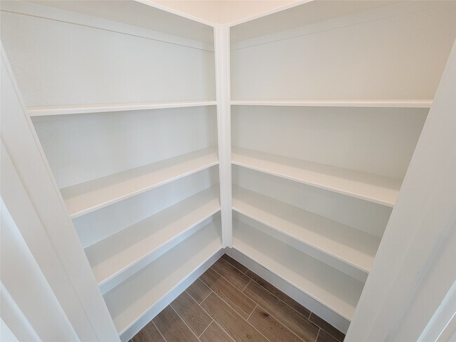 Building Photo - 10058 Rosette Dr