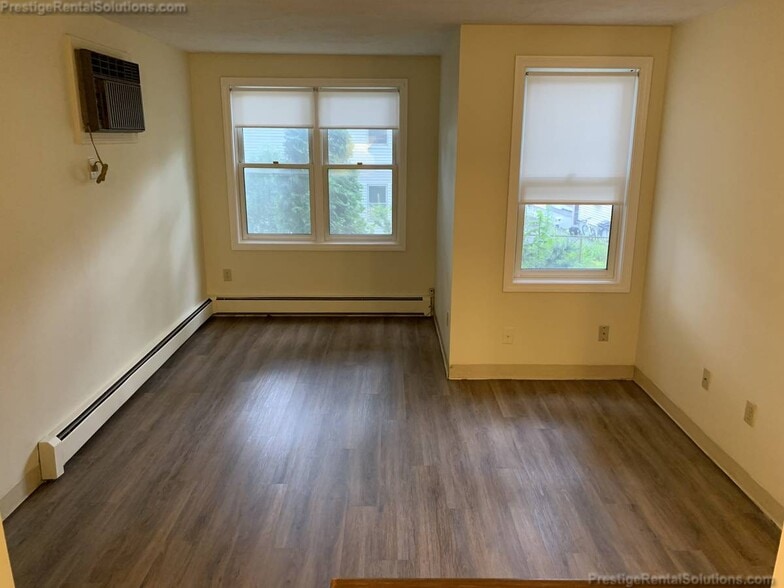 Building Photo - 15 Blossom St