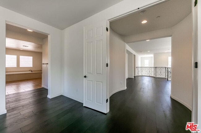 Building Photo - 22379 Driftwood Ct
