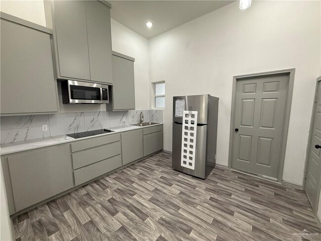 Building Photo - 3 Miller Ave