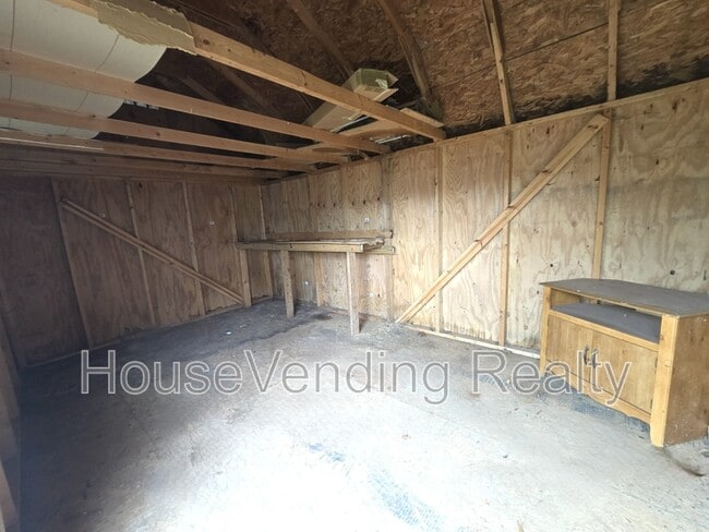 Building Photo - 812 Brewster Rd