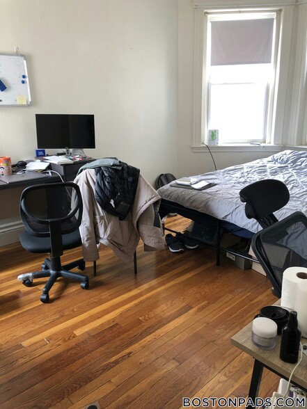 Building Photo - 5 Walbridge St