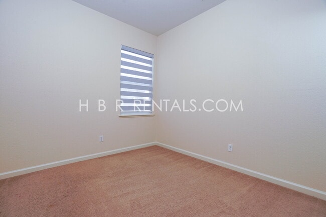 Building Photo - Cambridge Place - Charming 3-Bedroom with ...