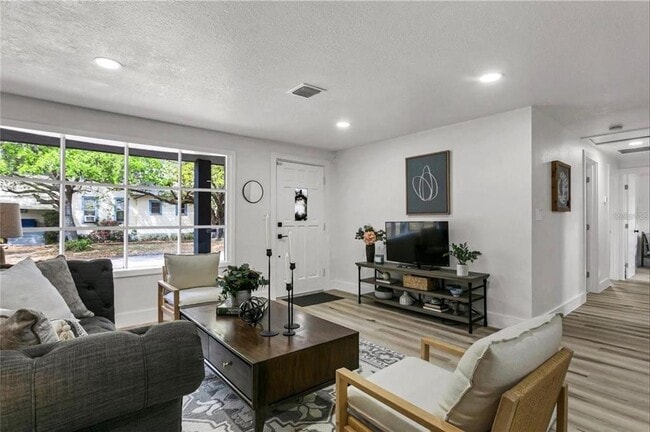 Building Photo - 301 N Fremont Ave