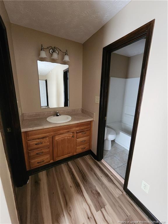 Building Photo - 513 Roundtree Dr