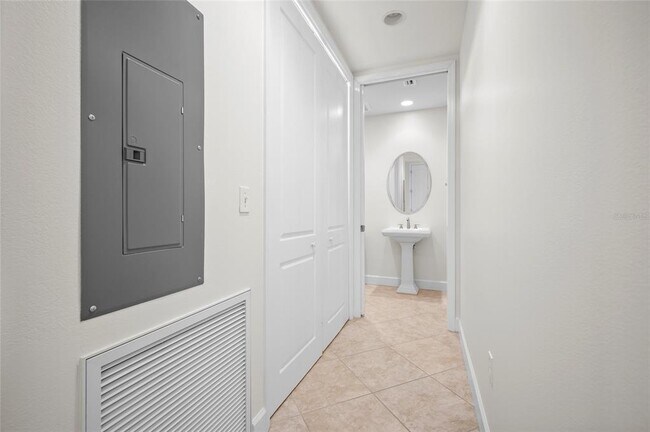 Building Photo - 1375 Beach Rd