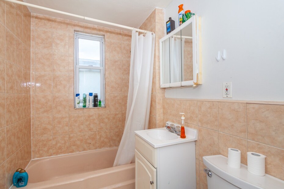 Building Photo - 24 Darling St