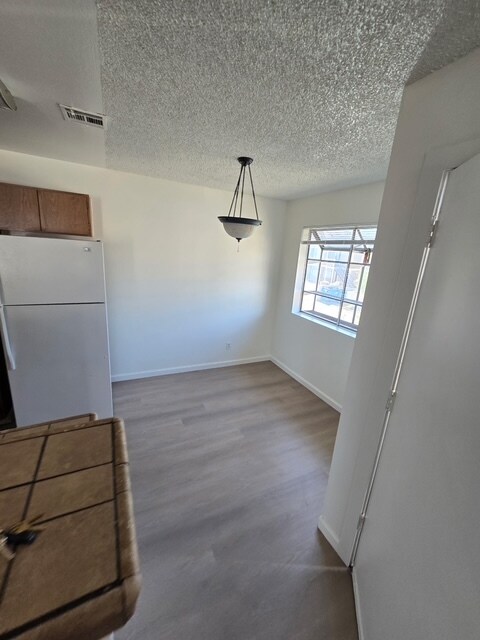 dining room with herb garden window - 2687 Aarondavid Dr