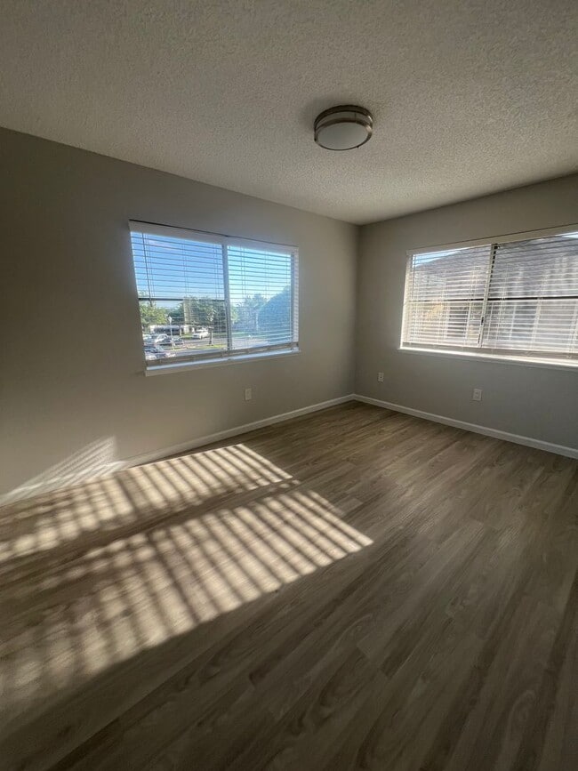 Building Photo - Excellent 1 Bedroom Mililani Mauka Townhouse, AC, 2 Parking