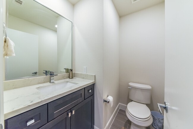 Building Photo - 320 Eado Park Cir