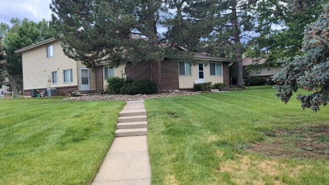 Building Photo - "Charming 2-Bed Condo Retreat in Lakewood ...