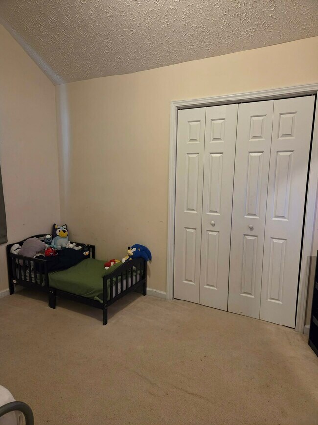 Building Photo - 40 Harbour Lake Dr