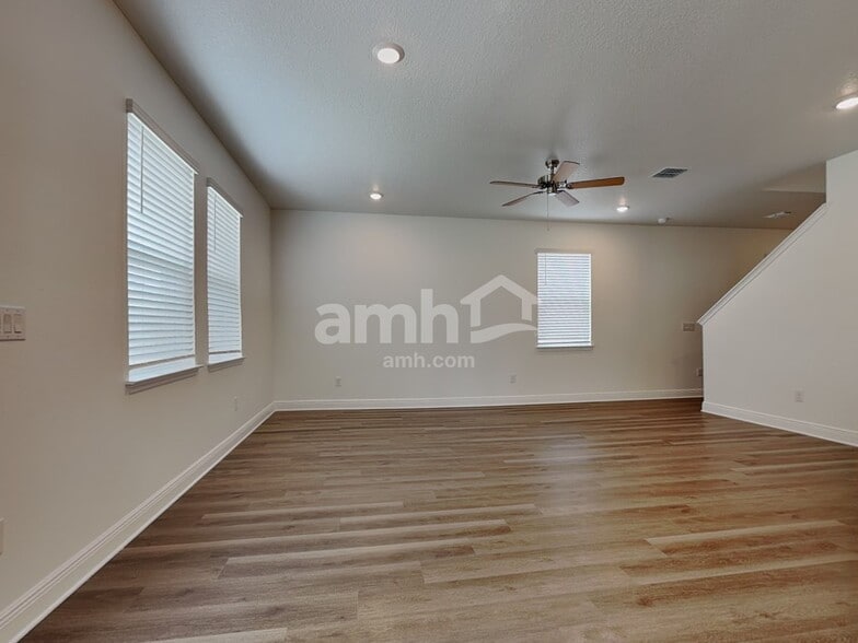 Building Photo - 6749 Atlantic Bch Ave