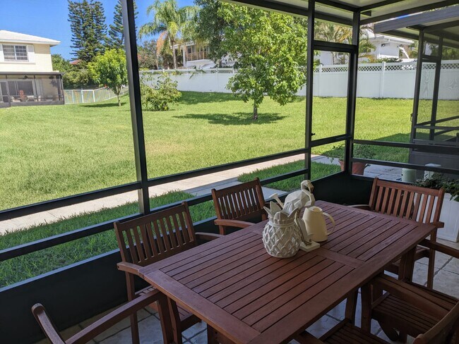 Building Photo - 90 SW 5th Ave