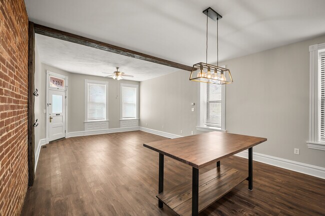 Building Photo - 1017 Ann Ave